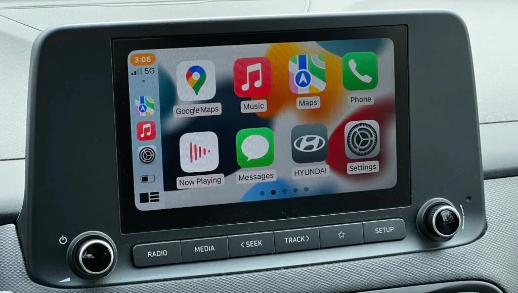 Apple CarPlay home screen showing available apps