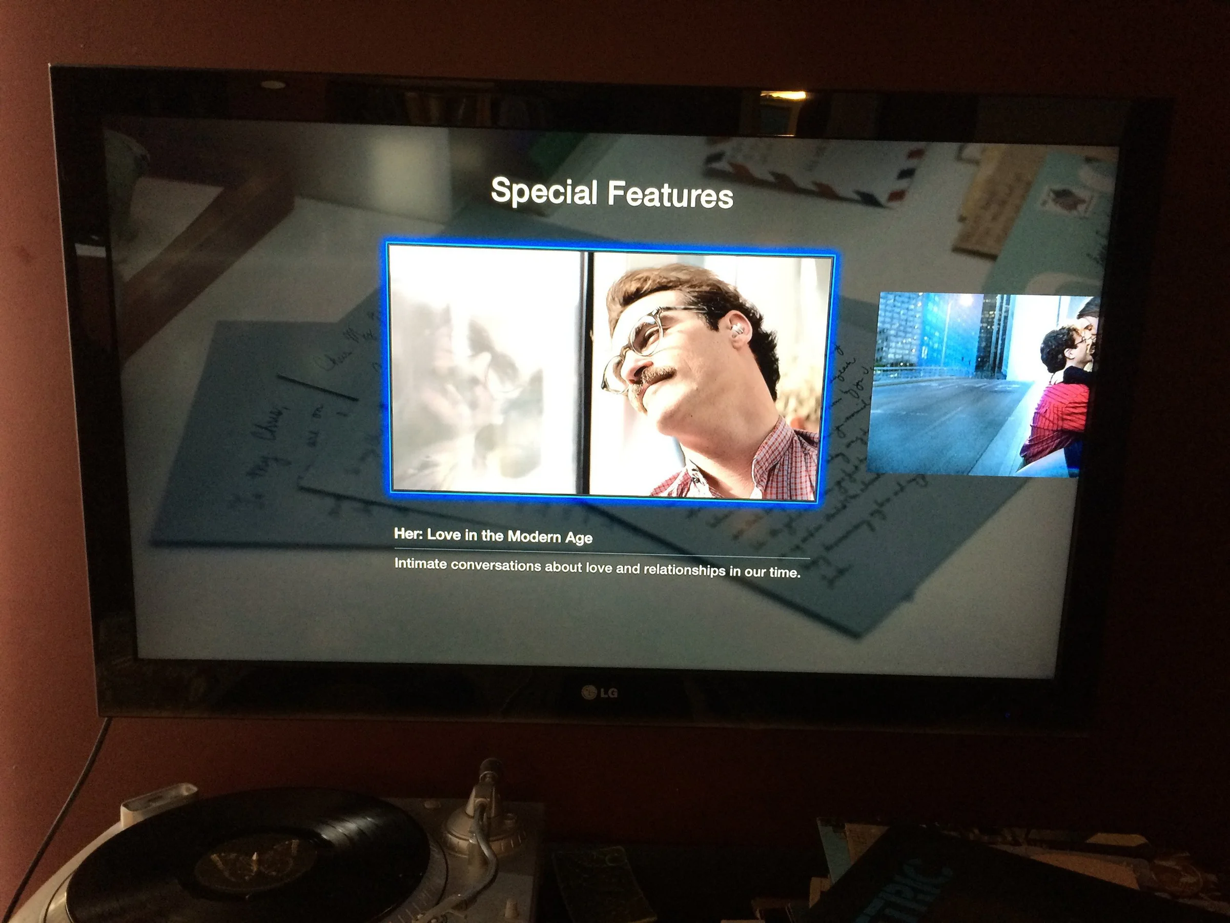 Apple TV now supports iTunes Extras