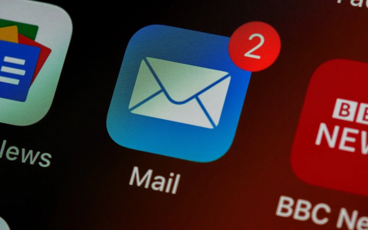 Apple Mail app icon showing two unread messages