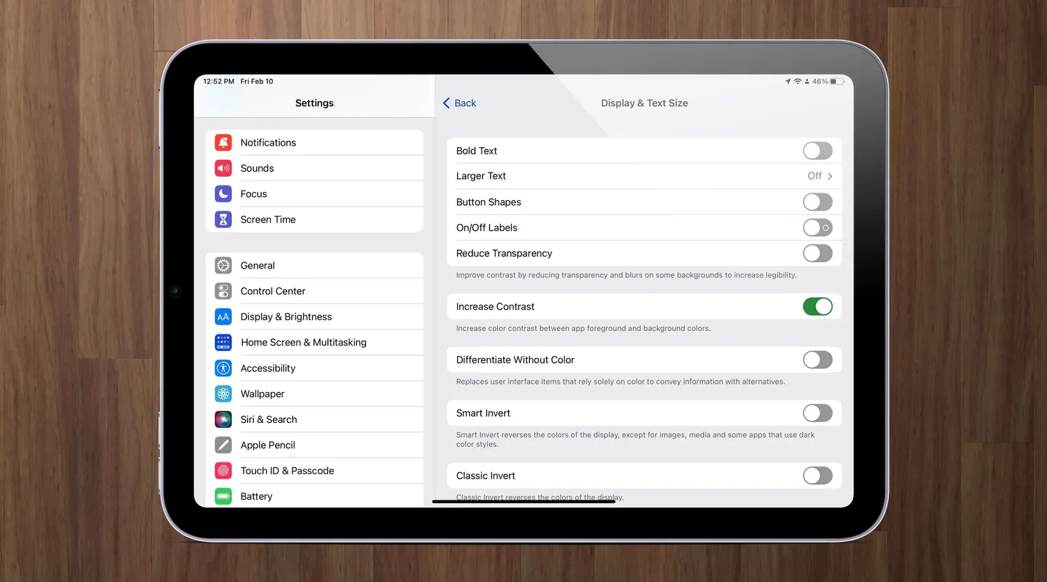 An iPad Screenshot showing increased contrast