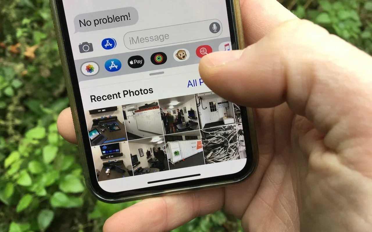 Apple device screenshot showing No problem! ¡Message • Pay