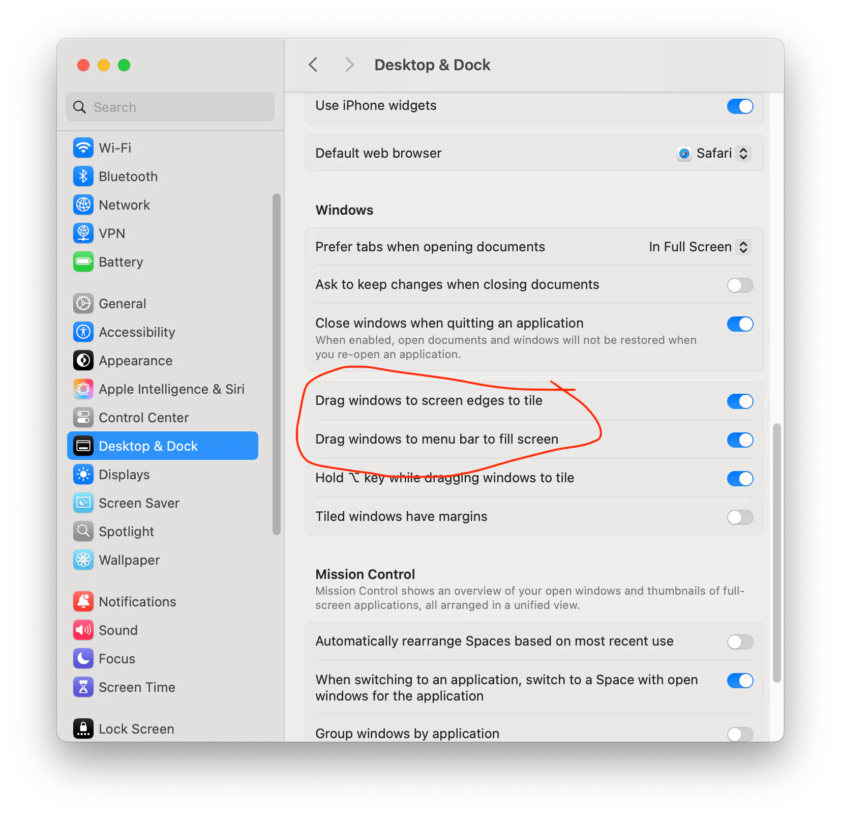 macOS Desktop and Dock settings with window tiling options highlighted