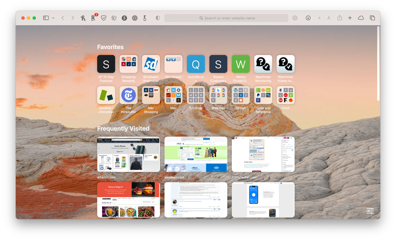 Safari start page with favorite website icons and frequently visited page previews